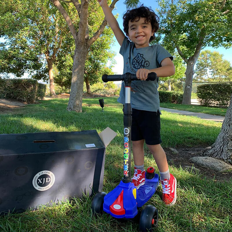 3-Wheel  Kids Kick Scooter With Flashing Wheels | XJD BABY